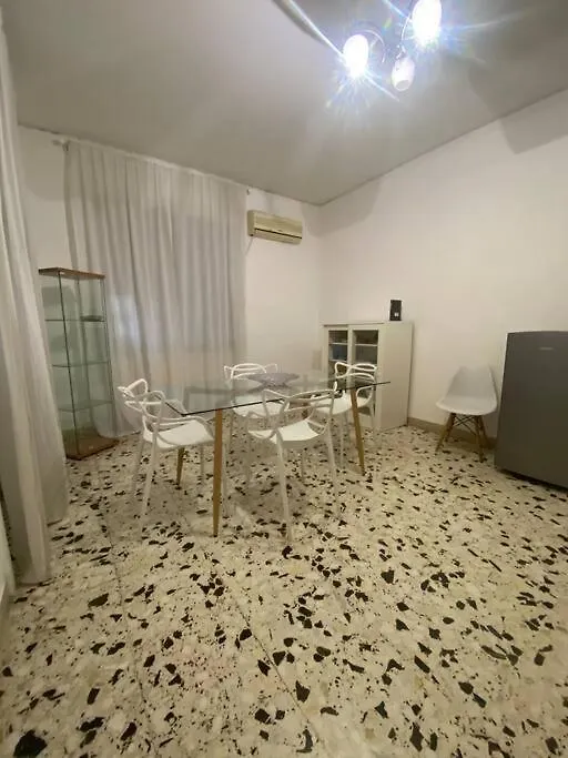 White-Apartment Naples 0*,