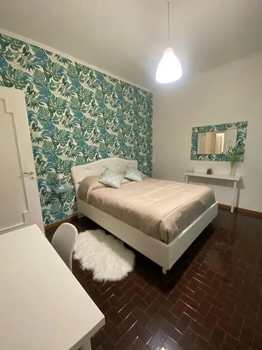 White-Apartment Neapol Apartmán